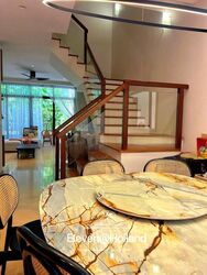 Holland Link (D10), Terrace #455129831